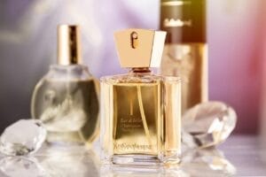 Read more about the article سحر العطر الفرنسي